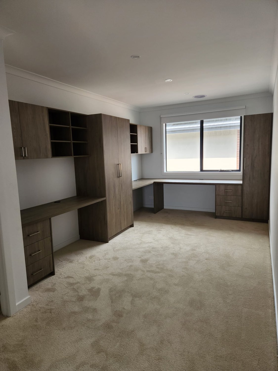 Built-in timber home office and study